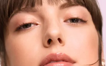 Летняя коллекция от Bobbi Brown: духи, карандаш и бальзам для губ – все, что нужно для атмосферы отпуска