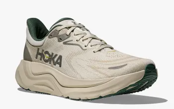 Arahi 8 c технологией «умной устойчивости» - ведущая модель HOKA для поддержки стопы