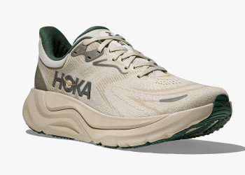 Arahi 8 c технологией «умной устойчивости» - ведущая модель HOKA для поддержки стопы