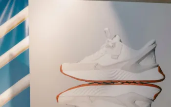 Впервые в Израиле: кроссовки Kizik с технологией Hands-Free не нуждаются в шнуровке